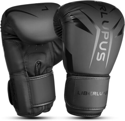 Boxing gloves for sparring and bag work